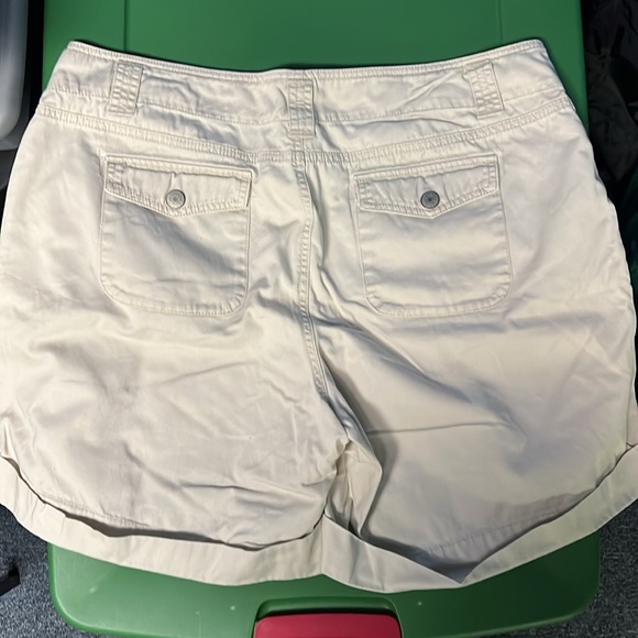 Shorts - Picture 3 of 3